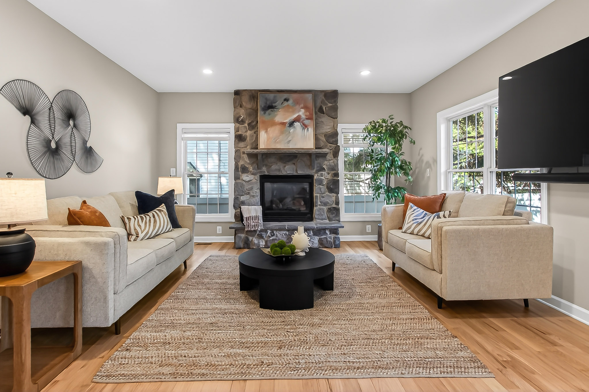 909 19th St S — listing photo